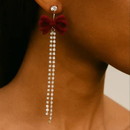 گوشواره آویز پاپیون – ترکیب لطافت و درخشش